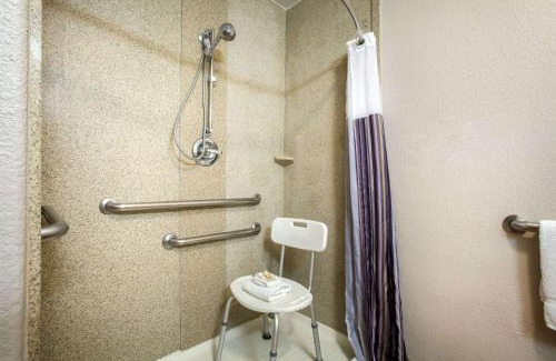 Kyle Hotel | La Quinta by Wyndham Kyle - Austin South