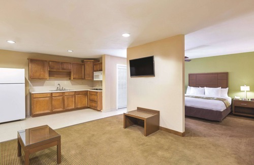 St. Johns Hotel | La Quinta Inn by Wyndham Austin North