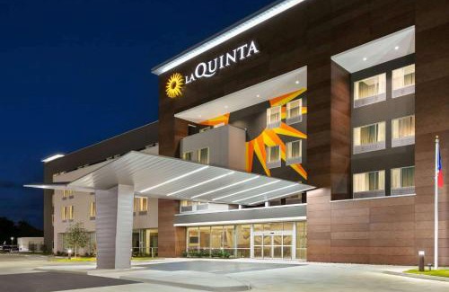 College Station Hotel | La Quinta Inn & Suites by Wyndham College Station North