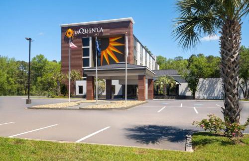 Carolina Forest Hotel | La Quinta Inn & Suites by Wyndham Myrtle Beach