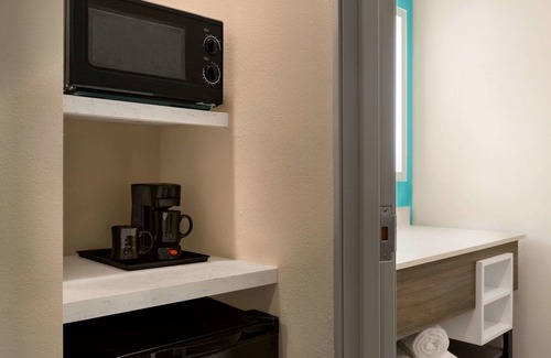 Greatwood Hotel | La Quinta Inn & Suites by Wyndham Richmond-Sugarland