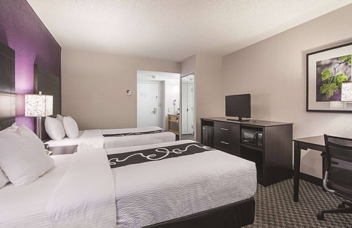 Plantation Hotel | La Quinta Inn & Suites by Wyndham Plantation at SW 6th St