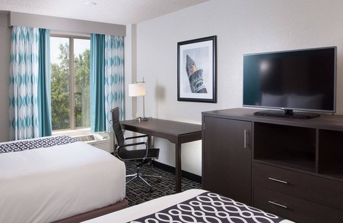 East Point Hotel | La Quinta Inn & Suites by Wyndham Atlanta Airport North