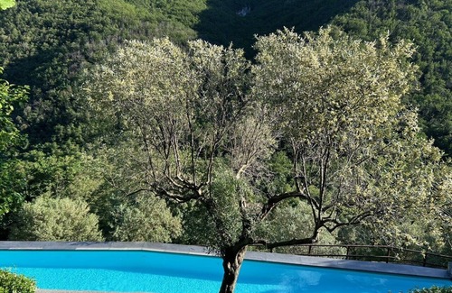 Colletta House | La Scala within a stunning 13th century setting