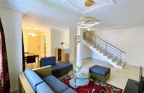 Angre Apartment | La Siesta-Abidjan- Enchanting One Bedroom Split-Mezzanine Apartment with AC-WIFI