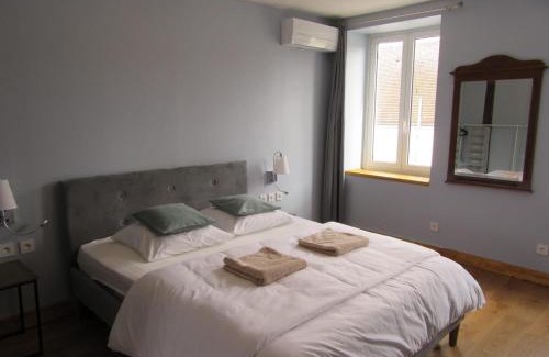 Chateaumeillant House | La Sinaise