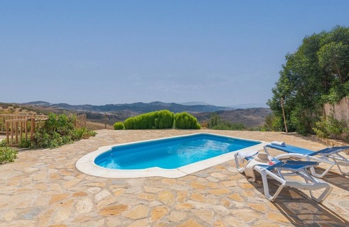 Antequera Villa | La Sombra de la Parra Antequera - La Higuera by Ruralidays