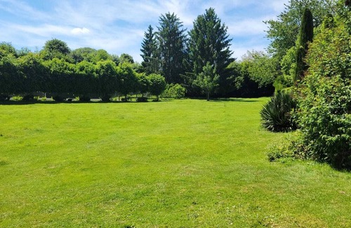La Caillere-Saint-Hilaire Cottage | La Taupinière - Elegant Cottage in a Beautiful Garden - Swimming Pool - Tennis