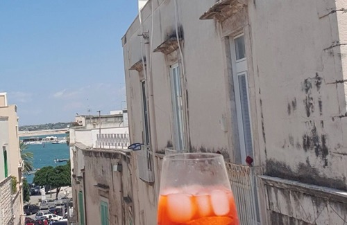 Molfetta Apartment | La Terrazza, una Villetta con Ampio Porticato su una Terrazza in Pieno Centro