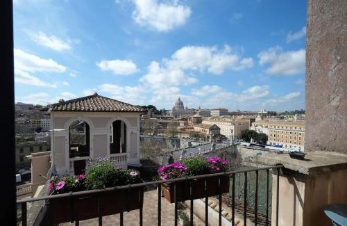 Rione V Ponte Apartment | La Torre di Castel Sant'Angelo