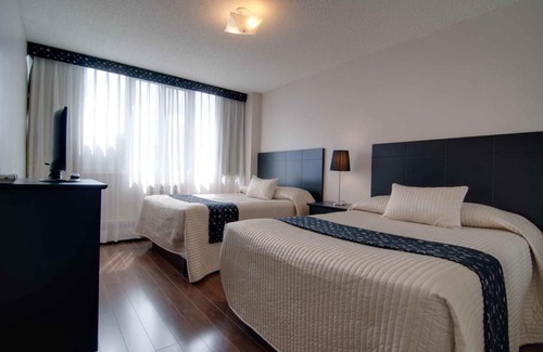 Shaughnessy Village Hotel | La Tour Belvédѐre