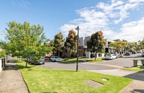 Bundoora House | La Trobe Uni 3B townhouse Bundoora