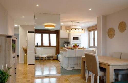 Distrito Sur Apartment | La Veiguela de Gijón I, con plaza de garaje y jacuzzi incluido