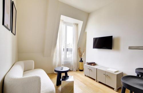 Saint-Merri Apartment | La vie du marais