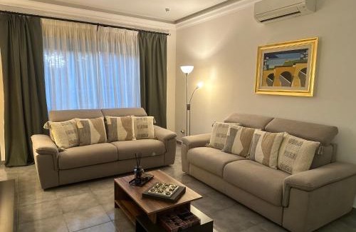 Zona XXXIII Acilia Sud Villa | La Villa del Cedro