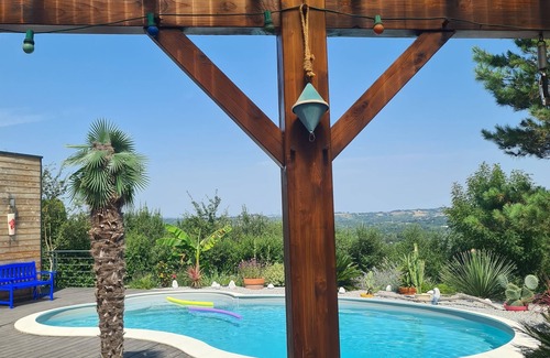 Castres House | La villa des cerisiers