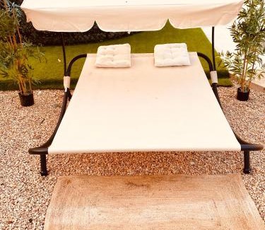 Sant Jaume d'Enveja Villa | La Villa