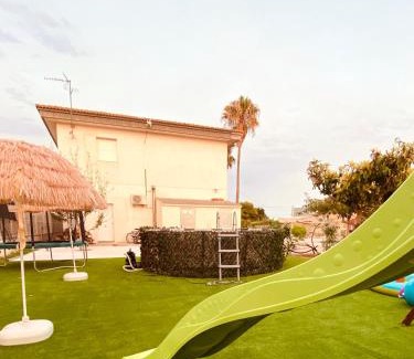 Sant Jaume d'Enveja Villa | La Villa