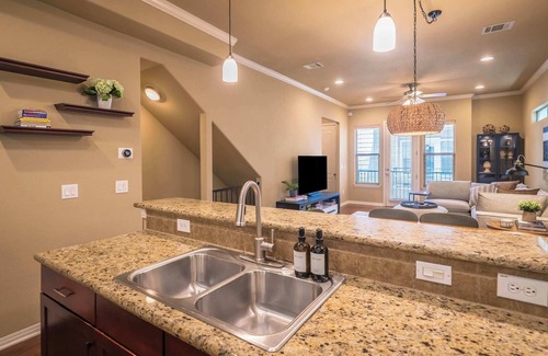 Zilker Condo | Labor Day Flash Sale - Book Now 4 Great Savings