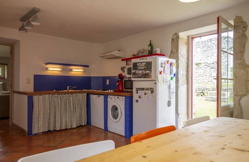 Montcuq-en-Quercy-Blanc Villa | Labouysse - A holiday home in Countryside very private