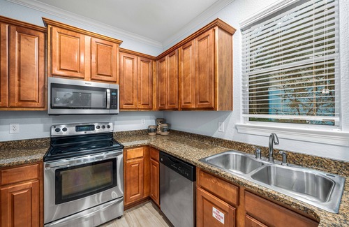 Villages of Crystal Beach House | ⛱️Lagoon Pool-Hot Tub-Free Seasonal Shuttle-4BR Sea Sprite