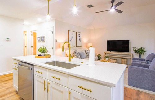 Kiawah Island Villa | Lagoon Views, Dog Friendly & Beautifully Renovated - Perfect for a Couple's Beach Getaway!
