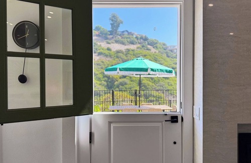 Laguna Beach House | Laguna Beach- HotTub, Ocean View, Patio, Ping Pong
