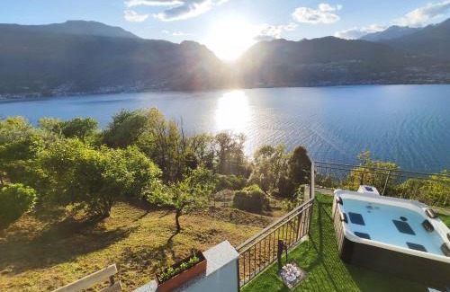 Olgiasca Villa | LAGUNA BLU - Villa da sogno con idromassaggio panoramico sul Lago di Como