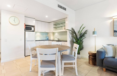 Noosa Heads Hotel | Laguna on Hastings