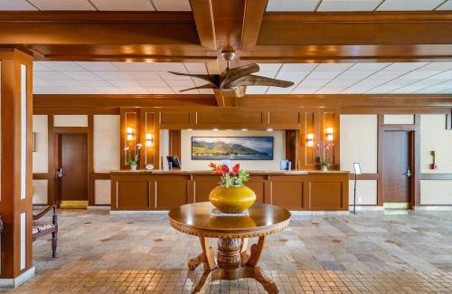 Historic Lahaina Front Street Apartment | Lahaina Shores 512 · LS 512 Getaway Studio by the Beach Pool Hot
