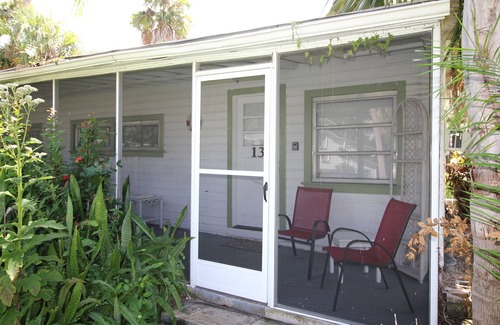 St. Lucie Village Cottage | Laid Back Old Florida come step back in time on the Indian River Lagoon