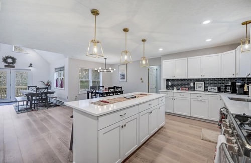 Briar Crest Woods House | Lake Access! Brier Crest Retreat, Huge 3 Floor, Home Theater