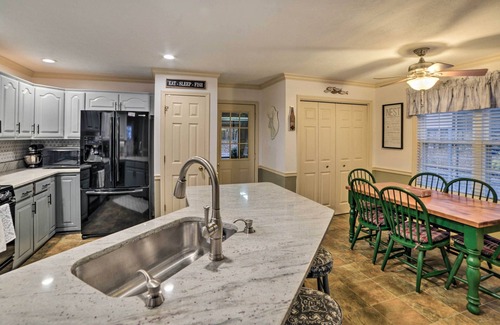 Cadiz House | Lake Barkley Home with Fire Pit & Private Dock!