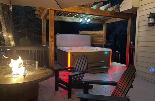 Blue Ridge House | Lake Blue Ridge cabin on lake, creek/hot tub, Creekside Storie. Hot Tub, Cohutta Forest, Hiking, Bik.