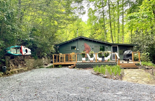 Tiger House | Lake Burton : Hooked on Fun : Private Dock