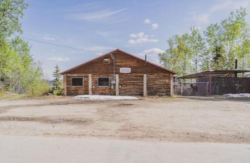 Harding-Birch Lakes Apartment | Lake Chateau's Private Cabin