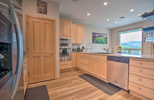 Manson House | Lake Chelan Home w/Boat Dock & Slip