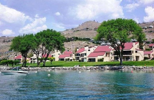 Chelan Condo | Lake Chelan Shores, Nice Chelan Waterfront resort, Great summer deals!