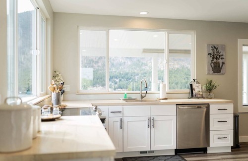 Manson House | Lake Chelan View Home with pool, hot tub & yard!