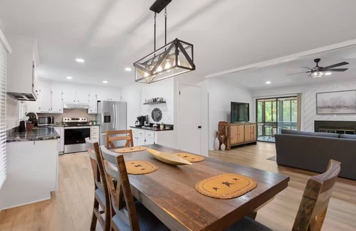 West Union House | Lake Daze on Keowee