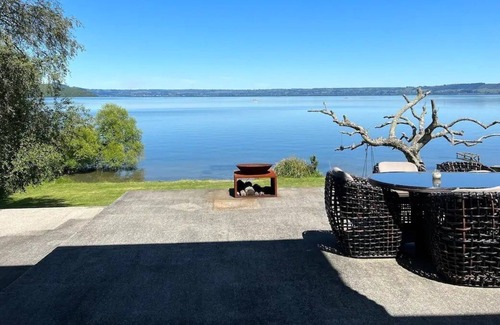 Tikitere House | Lake Edge Rotorua