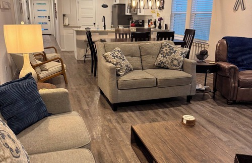 Afton House | LAKE FEVER 14 MONKEY ISLAND PORT DUNCAN BATTLEFIELD COURSE 3 BED 2 BATH 7 GUEST