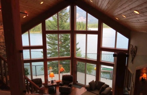 East Kootenay Ski Chalet | Lake front cabin on Tie Lake. Sleeps max 10. Ideal for 2 or 3 familes.
