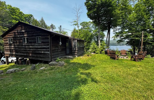 Moriah Center Cabin | Lake Front Cabin with free WiFi - Adirondacks High Peaks Region - Lake Placid