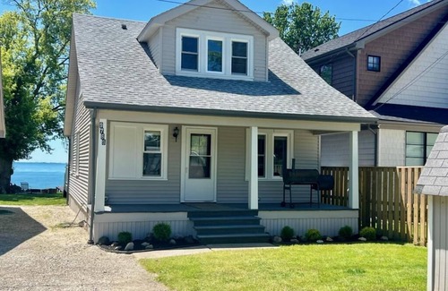 Anchorville House | Lake Front completely updated 3 bedroom 2 bath house
