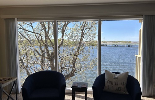 Osage Beach Condo | Lake front Condo with boat slip, elevator access, very close to shopping/dining