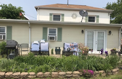 Delton Cottage | Lake Front Cottage on Upper Crooked Lake