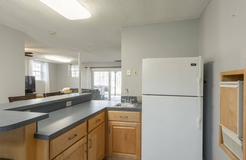 Middle Valley House | Lake Front Home at Chester Frost Park ~ w/Kayaks
