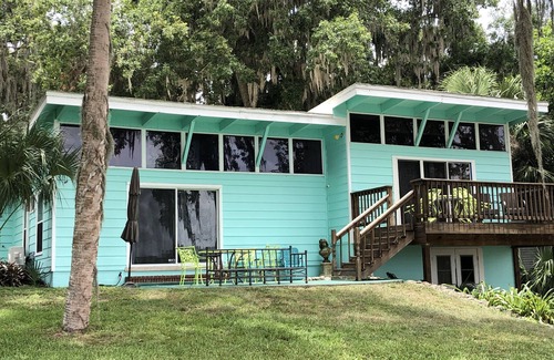 Hernando House | Lake Front House with Covered Boat Dock, Great Fishing, Pets, internet, canoe