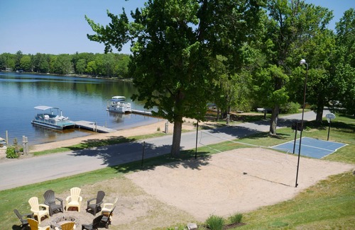Grand Junction House | Lake Front Resort 10 minutes from South Haven - Pontoon rentals available